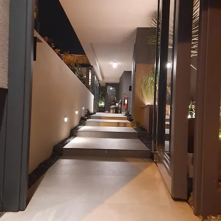 Z-suites Aparthotel *